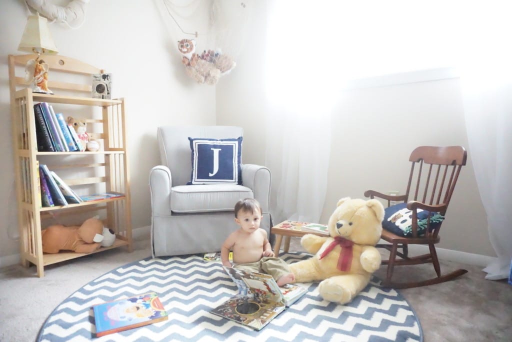 cheveron ciricle rug, boy nursery, boy play room, initial pillow 