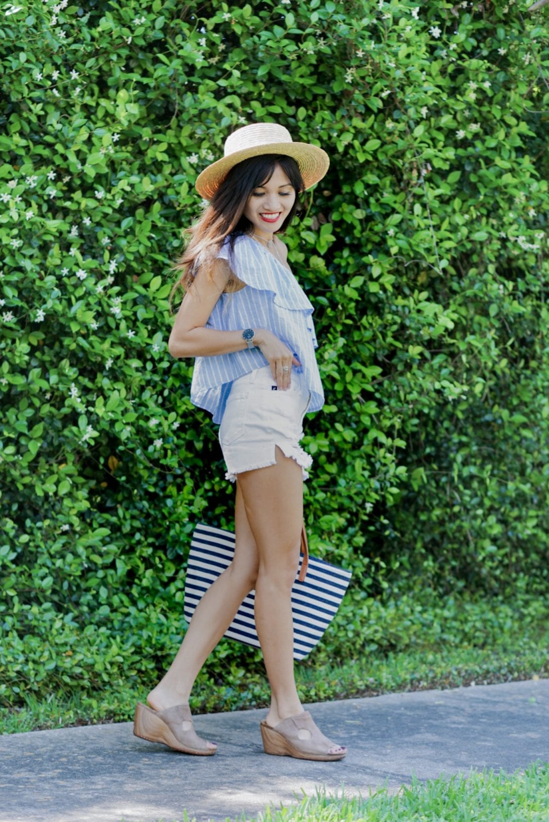 summer outfit inspiration, spring outfit inspiration, white shorts
