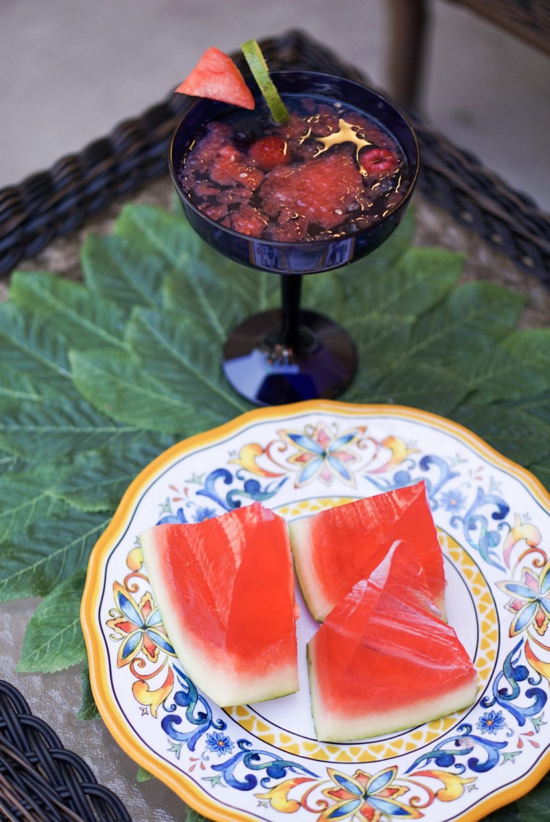 Easy to Make Watermelon Drinks for Summer, watermelon drinks, watermelon sangria, watermelon jello shots, alcoholic drinks, party drinks, summer drinks, beverages, memorial day