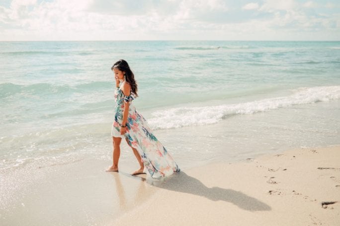 beach photoshoot, what to wear on the beach, what to wear at a photoshoot, ruffle maxi, floral maxi, beach style, summer dresses under $50, beach model, how to model, model poses, beach engagement shoots