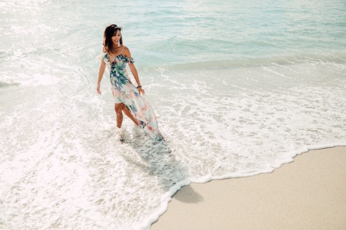 beach photoshoot, what to wear on the beach, what to wear at a photoshoot, ruffle maxi, floral maxi, beach style, summer dresses under $50, beach model, how to model, model poses, beach engagement shoots