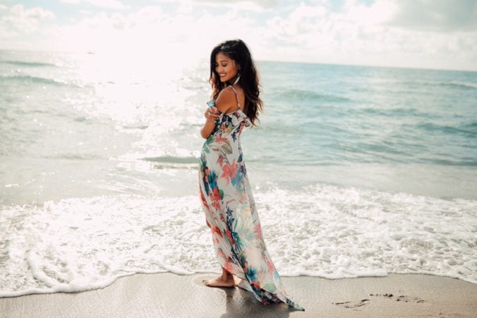 beach photoshoot, what to wear on the beach, what to wear at a photoshoot, ruffle maxi, floral maxi, beach style, summer dresses under $50, beach model, how to model, model poses, beach engagement shoots