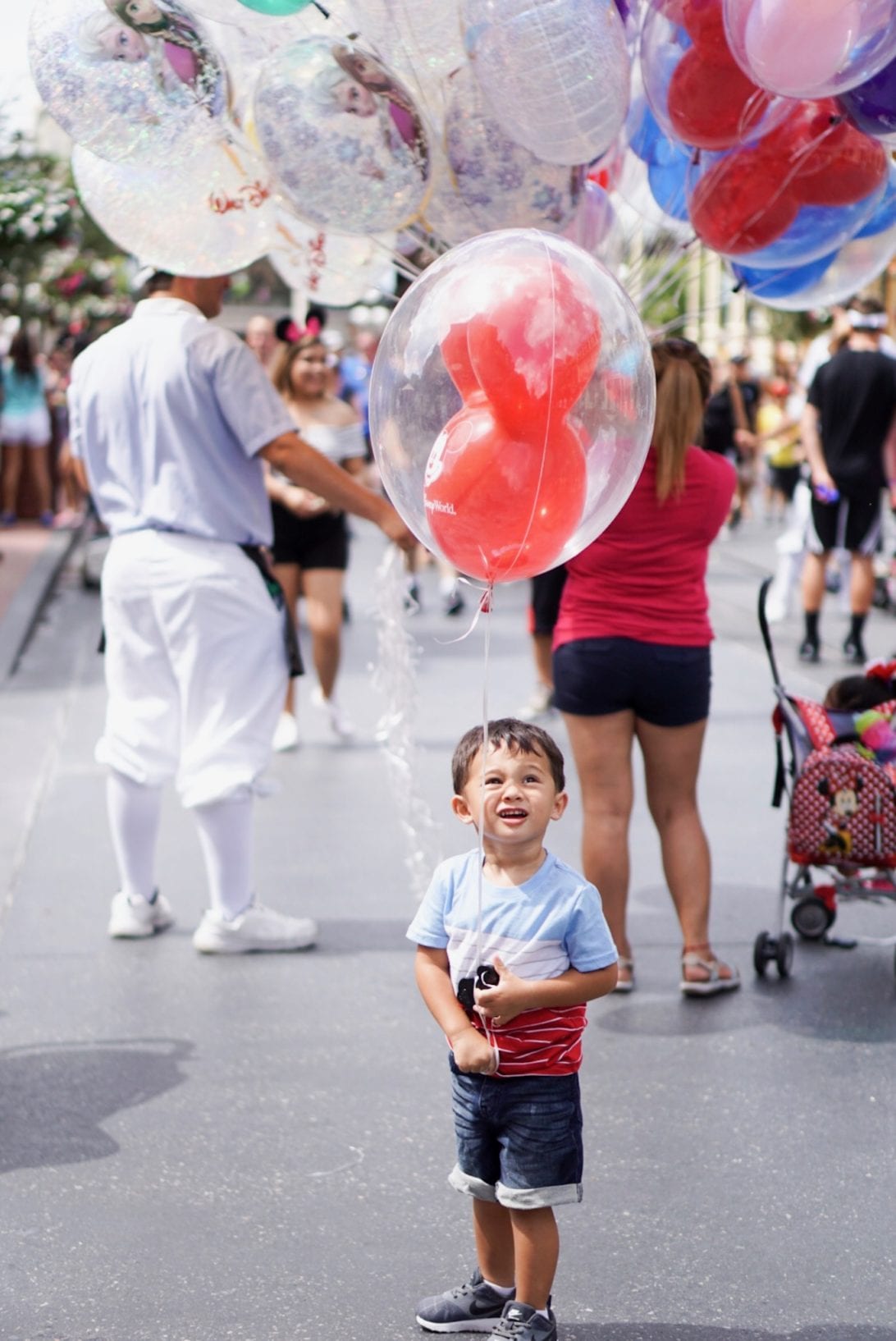 DISNEY WITH A TODDLER, TIPS FOR FAMILIES VISITING DISNEY, DISNEY WORLD, WHAT TO DO IN DISNEY WORLD, VISITING DISNEY WORLD, FIRST TIME IN DISNEY WORLD, VISITING DISNEY WORLD WITH A TODDLER