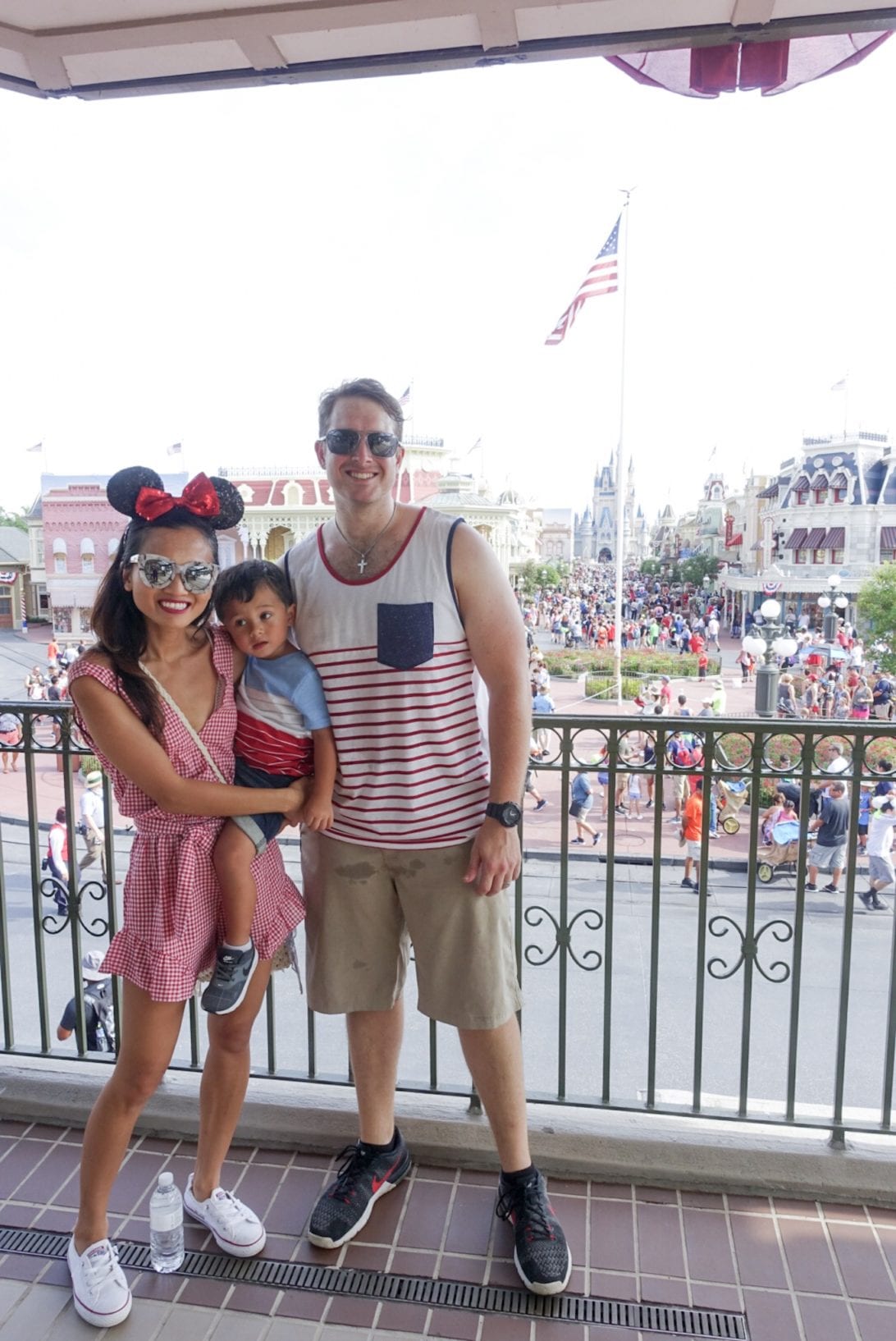 DISNEY WITH A TODDLER, TIPS FOR FAMILIES VISITING DISNEY, DISNEY WORLD, WHAT TO DO IN DISNEY WORLD, VISITING DISNEY WORLD, FIRST TIME IN DISNEY WORLD, VISITING DISNEY WORLD WITH A TODDLER, FAMILY TRIPS TO DISNEY WORLD, MAGIC KINGDOM