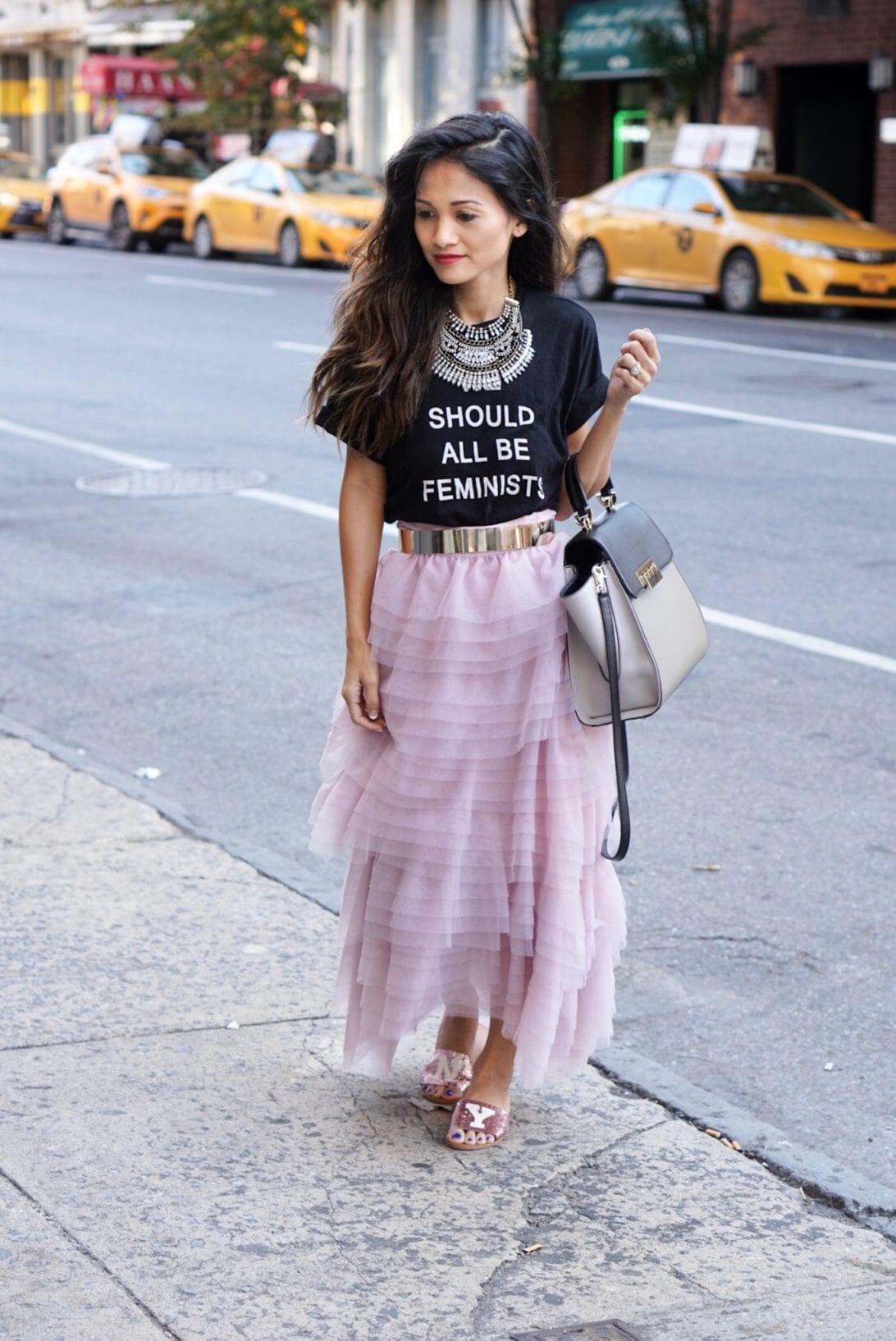 NYC STREET STYLE, New York FASHION WEEK, New York CITY, NYFW 2017, NYFW STREET STYLE, STREET STYLE, FEMINIST, TULLE SKIRT, SEX AND THE CITY OUTFIT, NY GLITTER FLATS, ZAC ZAC POSEN BAG, VOGUE PARTY, VOGUE BRUNCH 