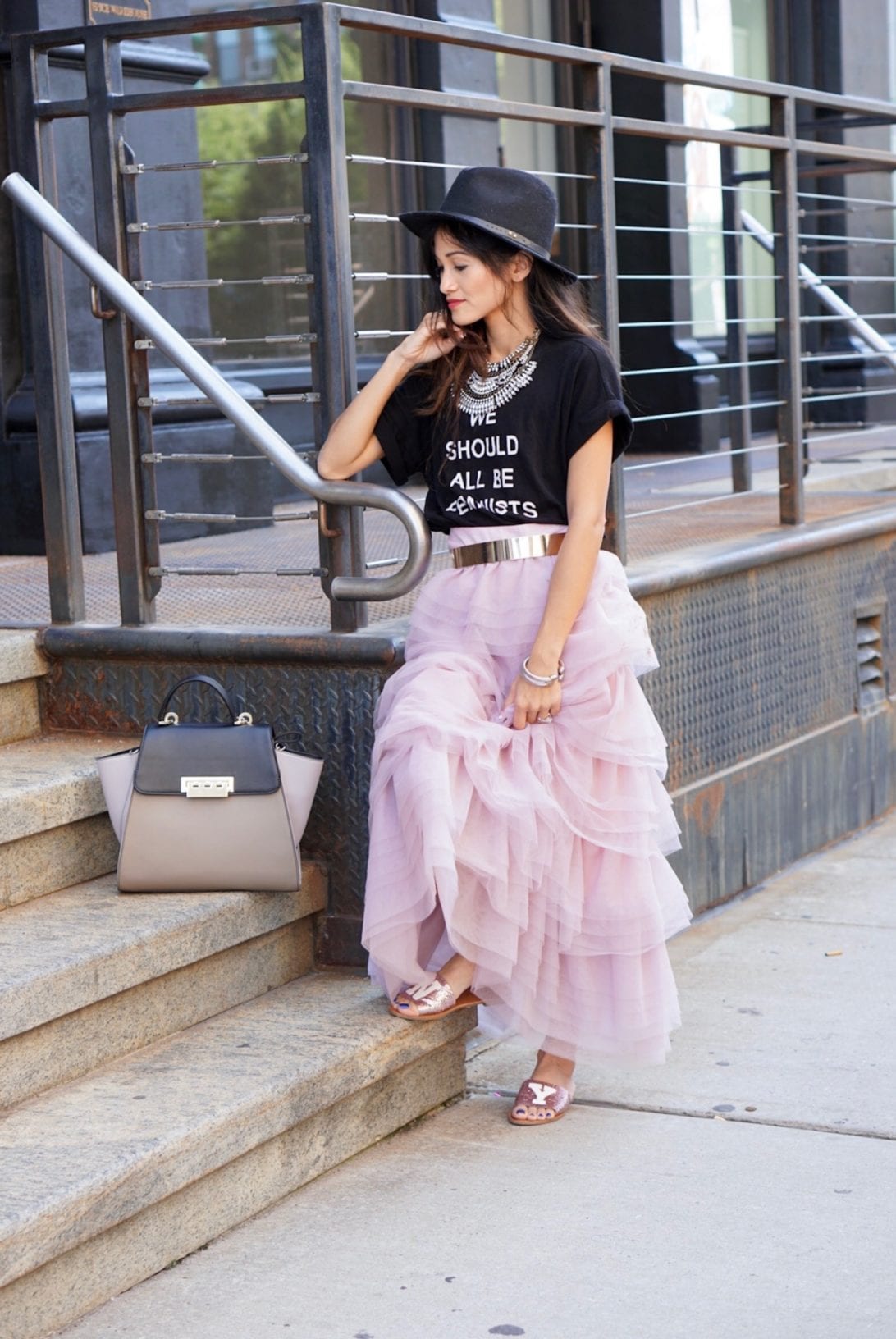NYC STREET STYLE, New York FASHION WEEK, New York CITY, NYFW 2017, NYFW STREET STYLE, STREET STYLE, FEMINIST, TULLE SKIRT, SEX AND THE CITY OUTFIT, NY GLITTER FLATS, ZAC ZAC POSEN BAG, VOGUE PARTY, VOGUE BRUNCH 
