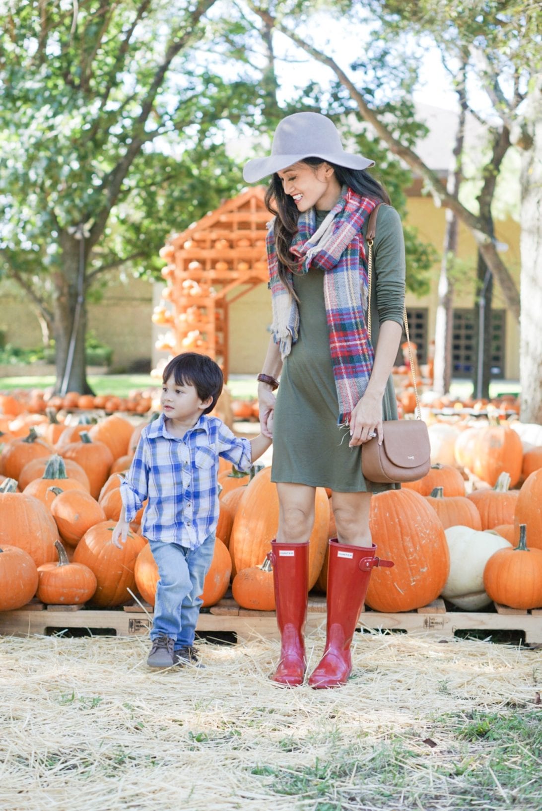 pumpkin patch, fall festivities, fall activities, family fall activities, mommy and me style, boy mom, mom style, fall outfit, hunter boots, pumpkin patch pictures
