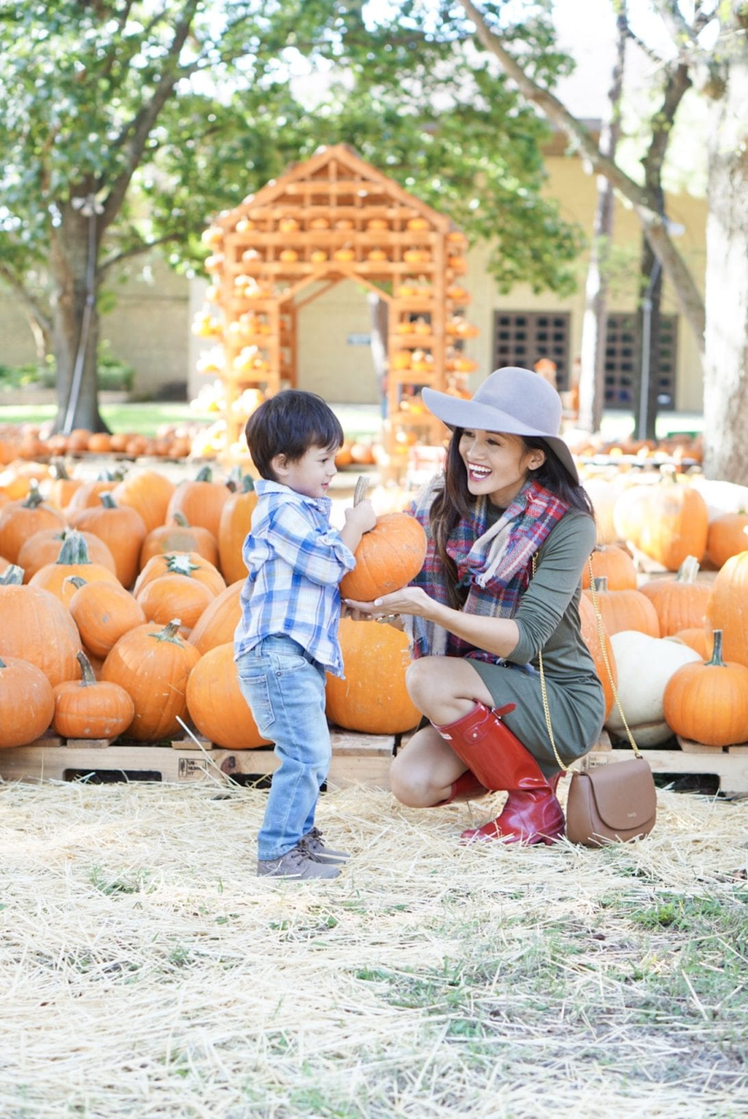 pumpkin patch, fall festivities, fall activities, family fall activities, mommy and me style, boy mom, mom style, fall outfit, hunter boots, pumpkin patch pictures