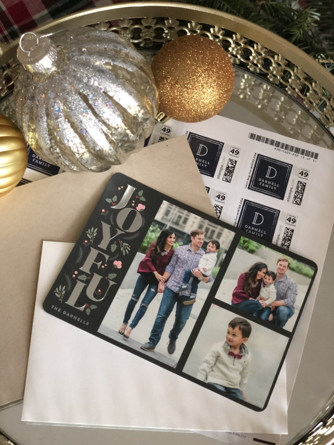 CHRISTMAS CARDS, MINTED HOLIDAY CARDS, COORDINATING FAMILY OUTFITS, FAMILY PHOTOGRAPHY, FAMILY PICTURES, CHRISTIAN LOUBOUTIN HEELS, TIPS FOR FAMILY PICTURES, TIPS FOR CHRISTMAS PICTURES, CITY CHRISTMAS PICTURES