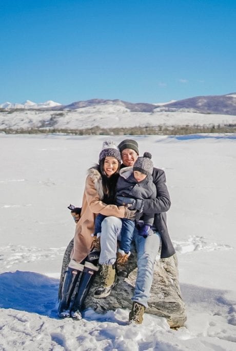 winter family photos, snow family photos 