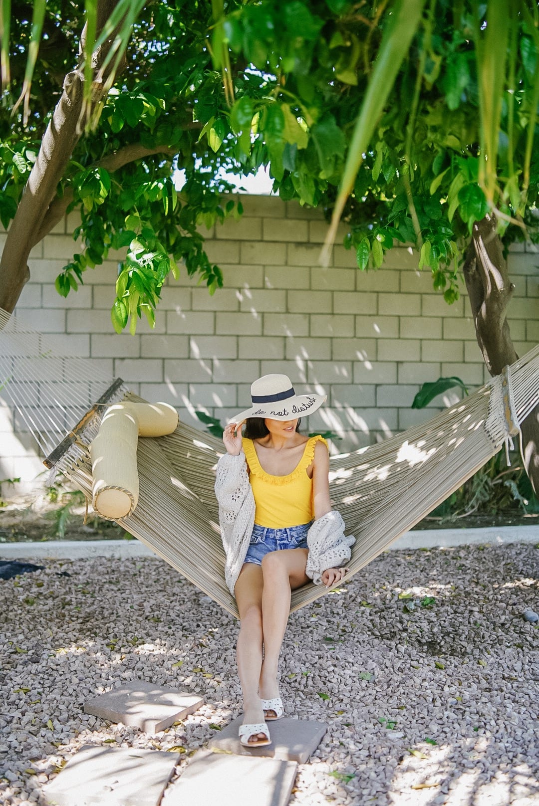 do not disturb hat, white sandals, Alt Summit 