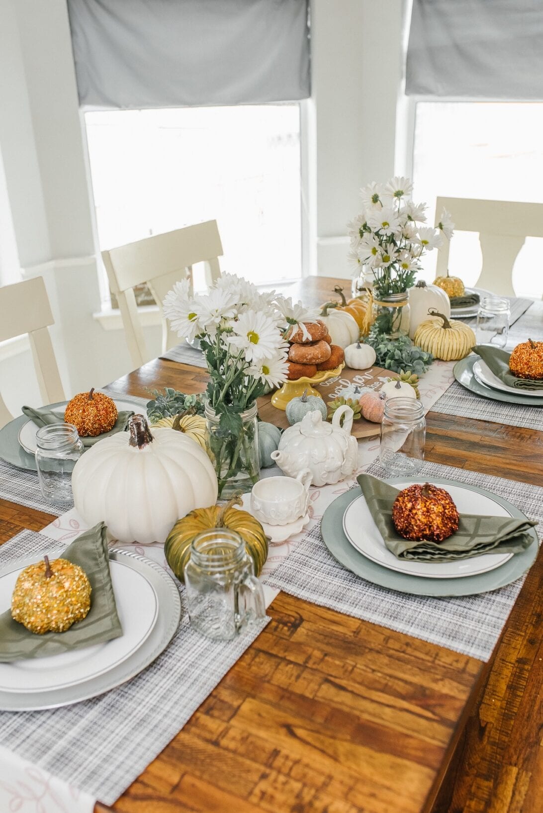 Thanksgiving table decor, country table setting, fall table setting 