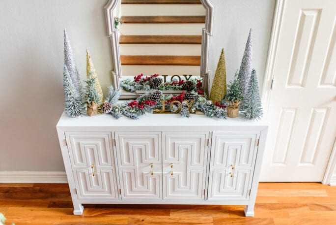 Christmas entry table decoration, Christmas tree cones