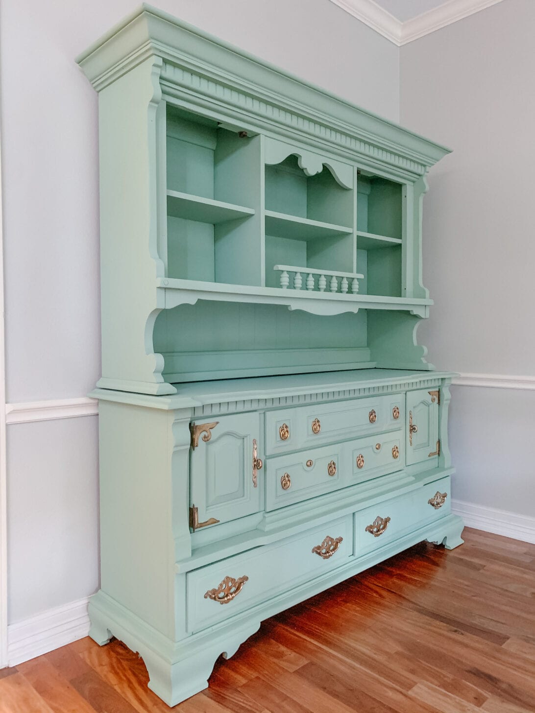 painted china hutch, green china hutch, chalk paint, painted furniture makeover 