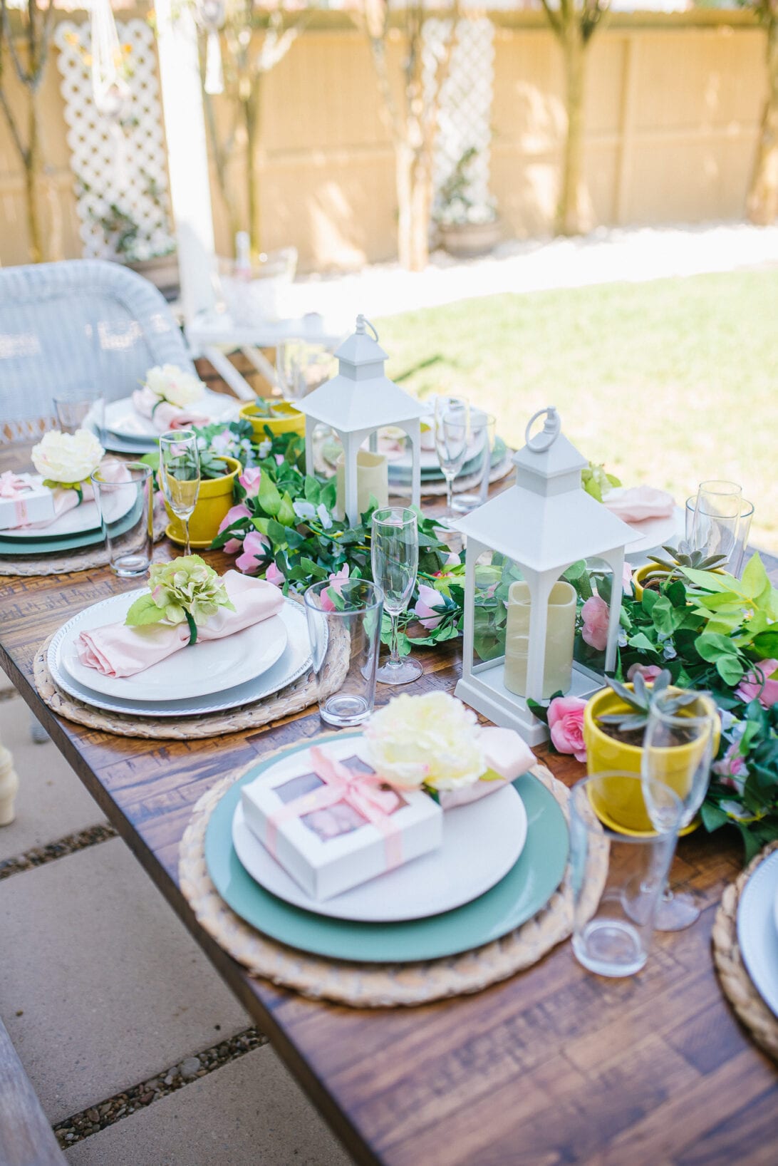white lantern, outdoor table, brunch tablescape , outdoor brunch 