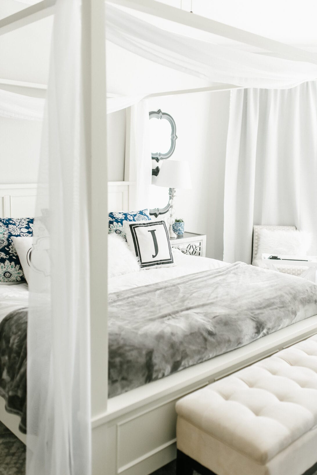 master bedroom, white canopy bed 