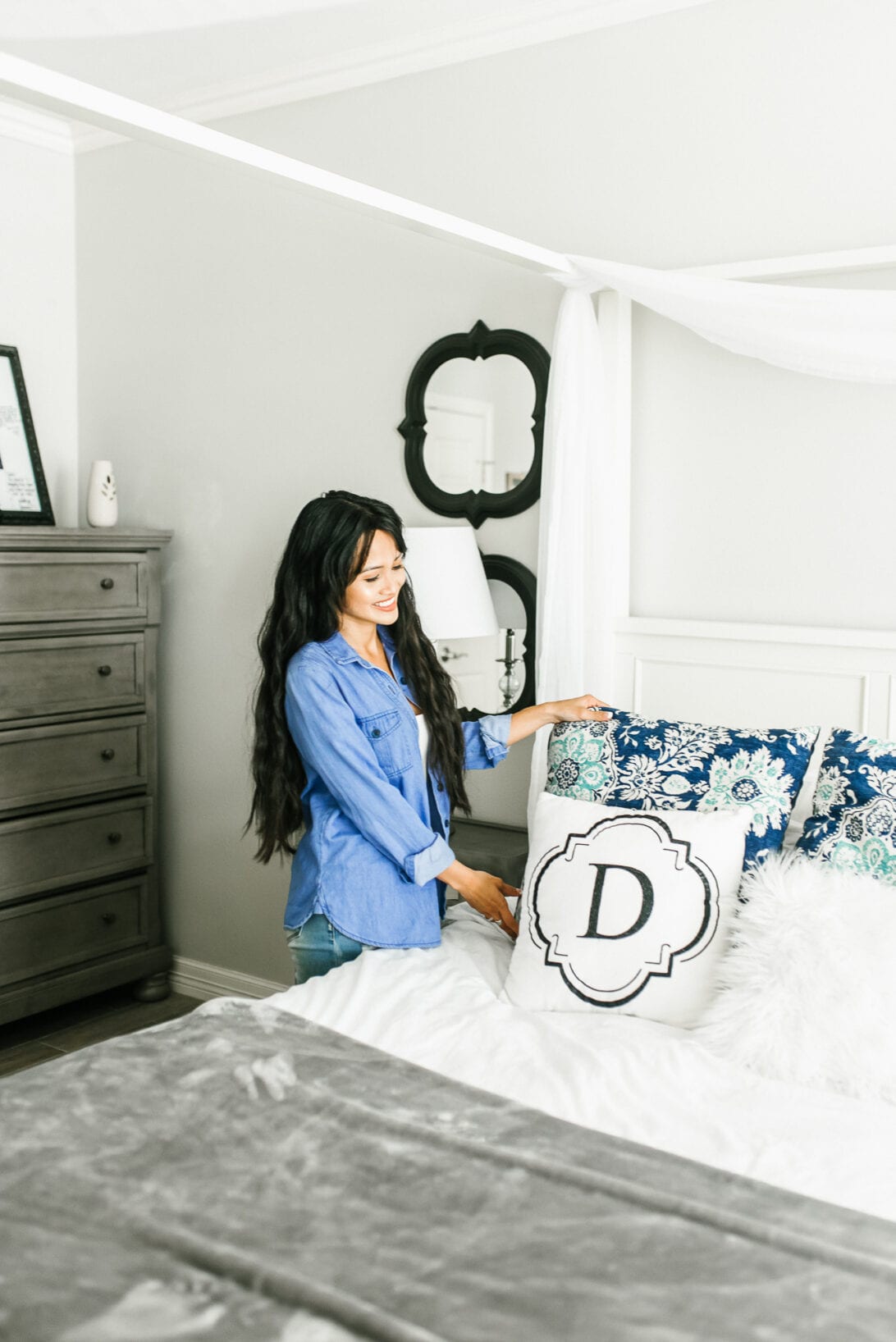 white canopy bed, master bedroom 