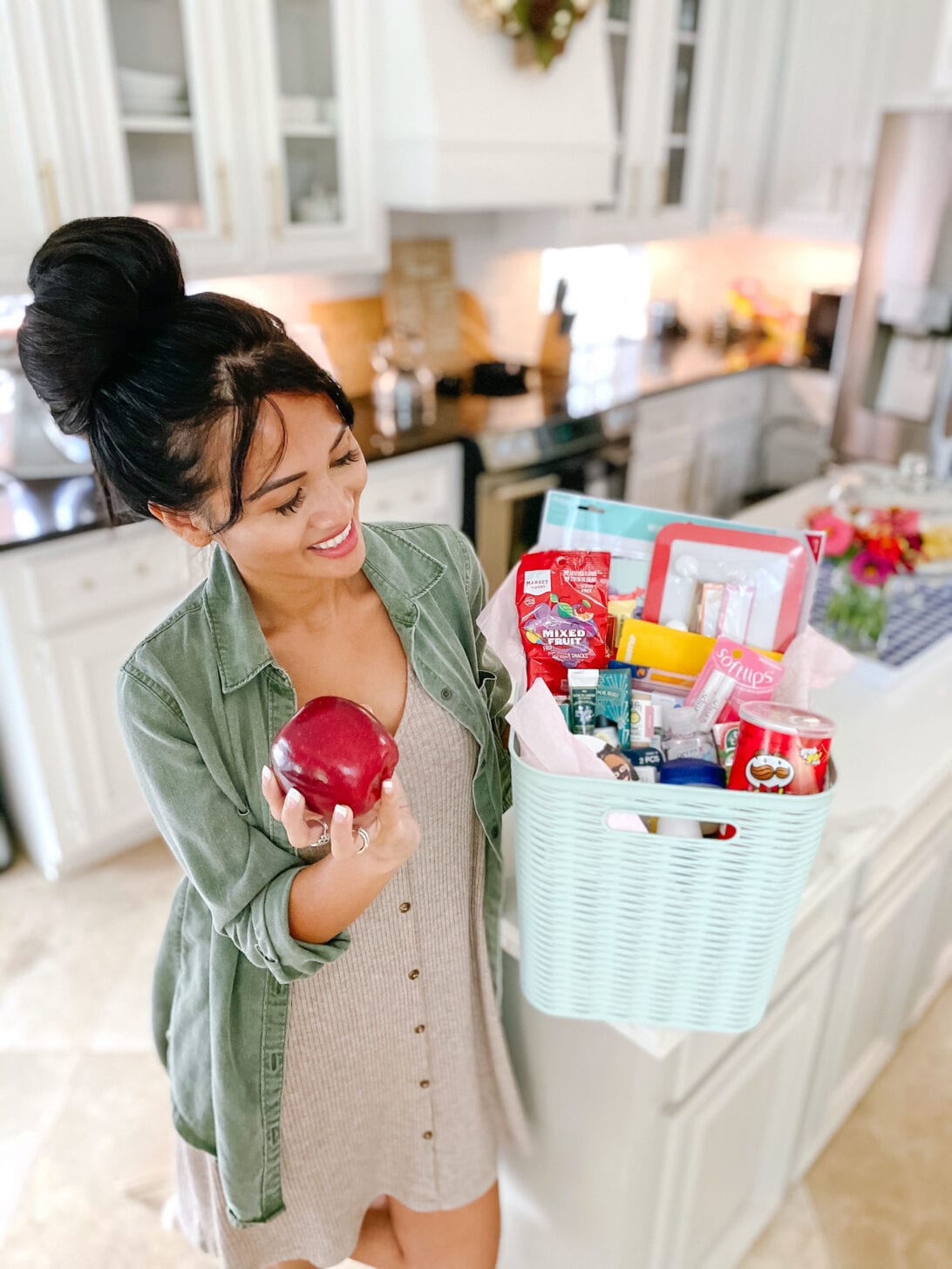 teacher gift baskets, gift ideas 