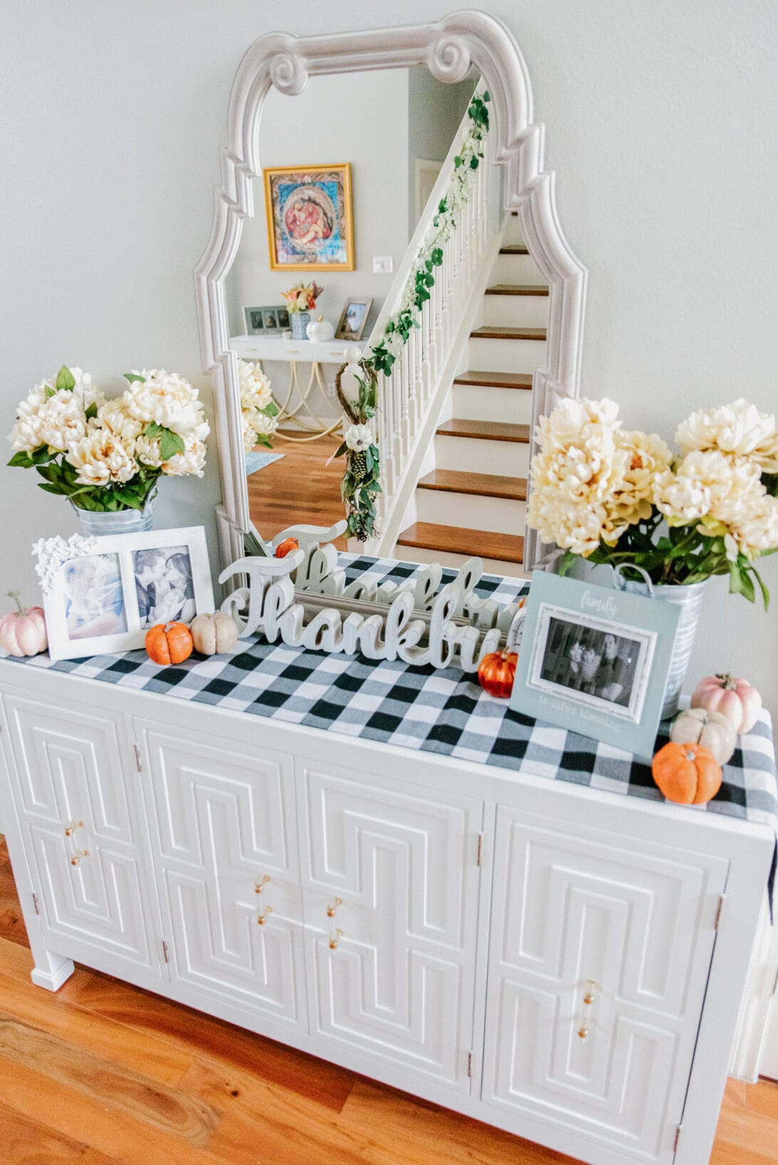 fall entry table decor, buffalo plaid, silk mums, entry table 