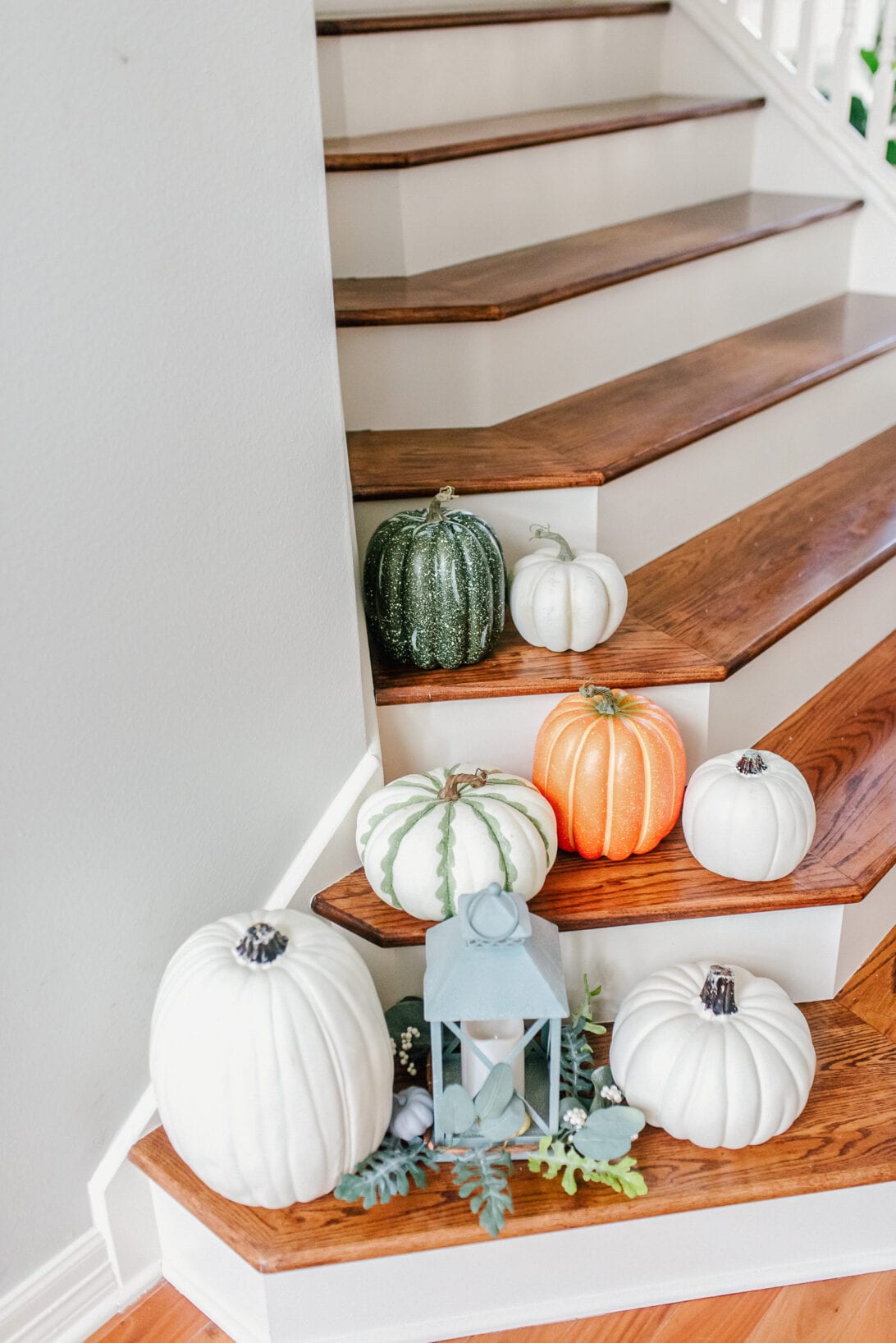 fall decor, fall stairway, faux pumpkins 