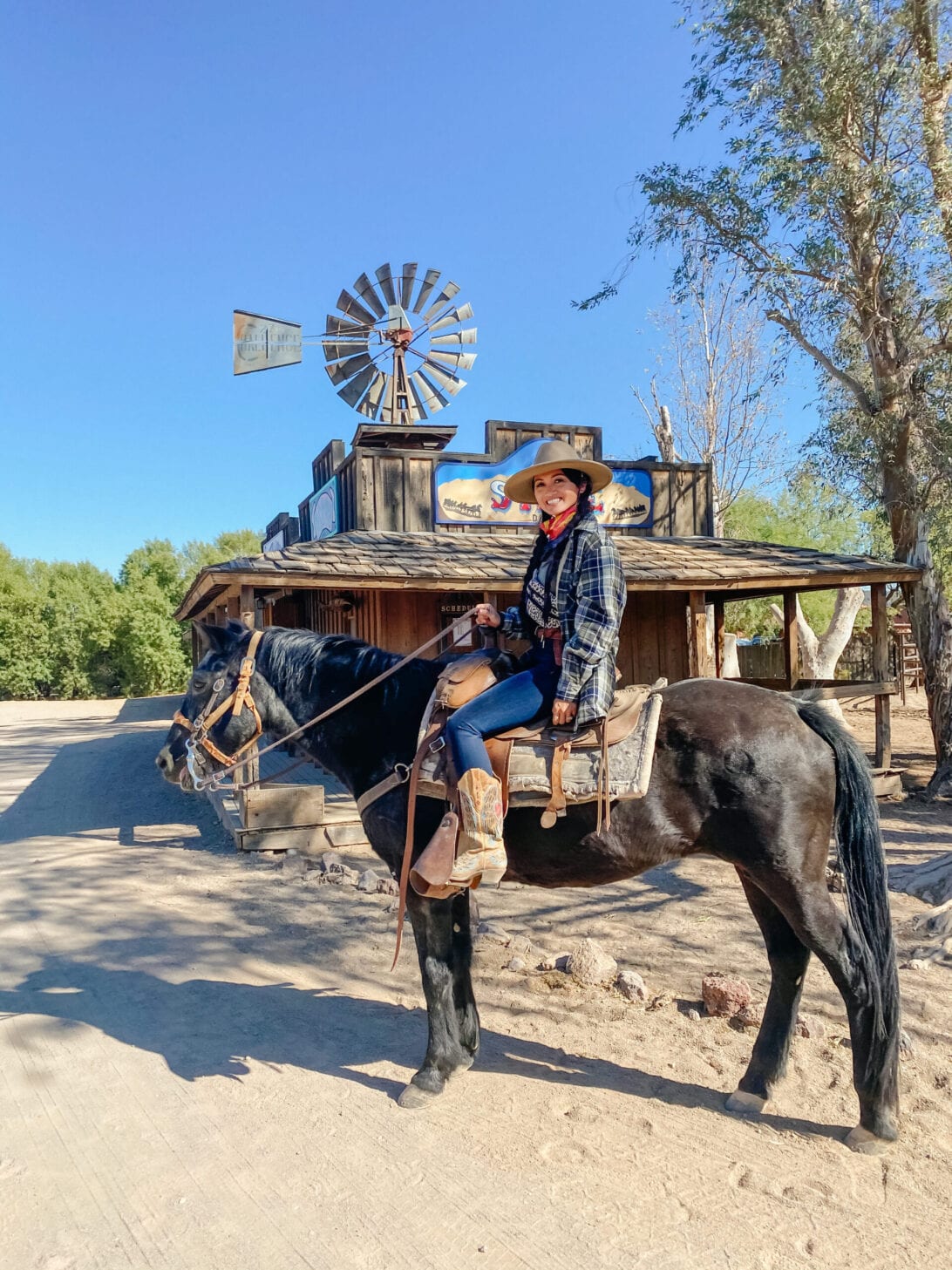 WHITE STALLION RANCH, HORSE BACK RIDING 