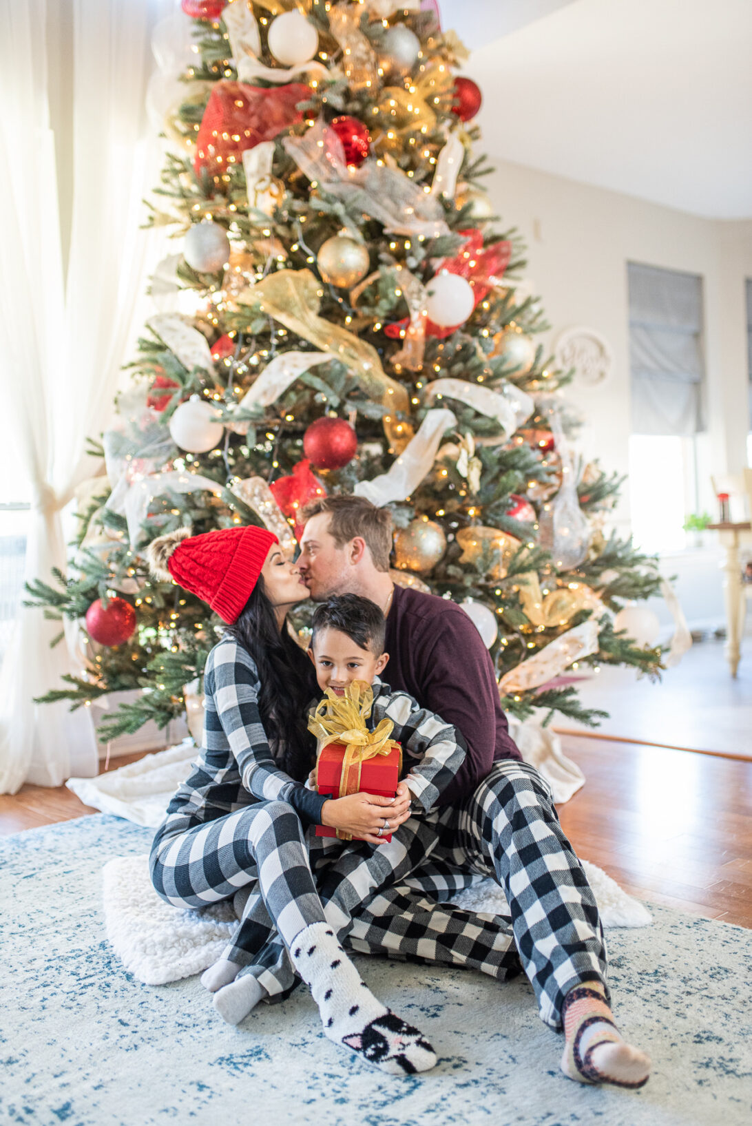 Christmas family pajamas, Christmas family photos 