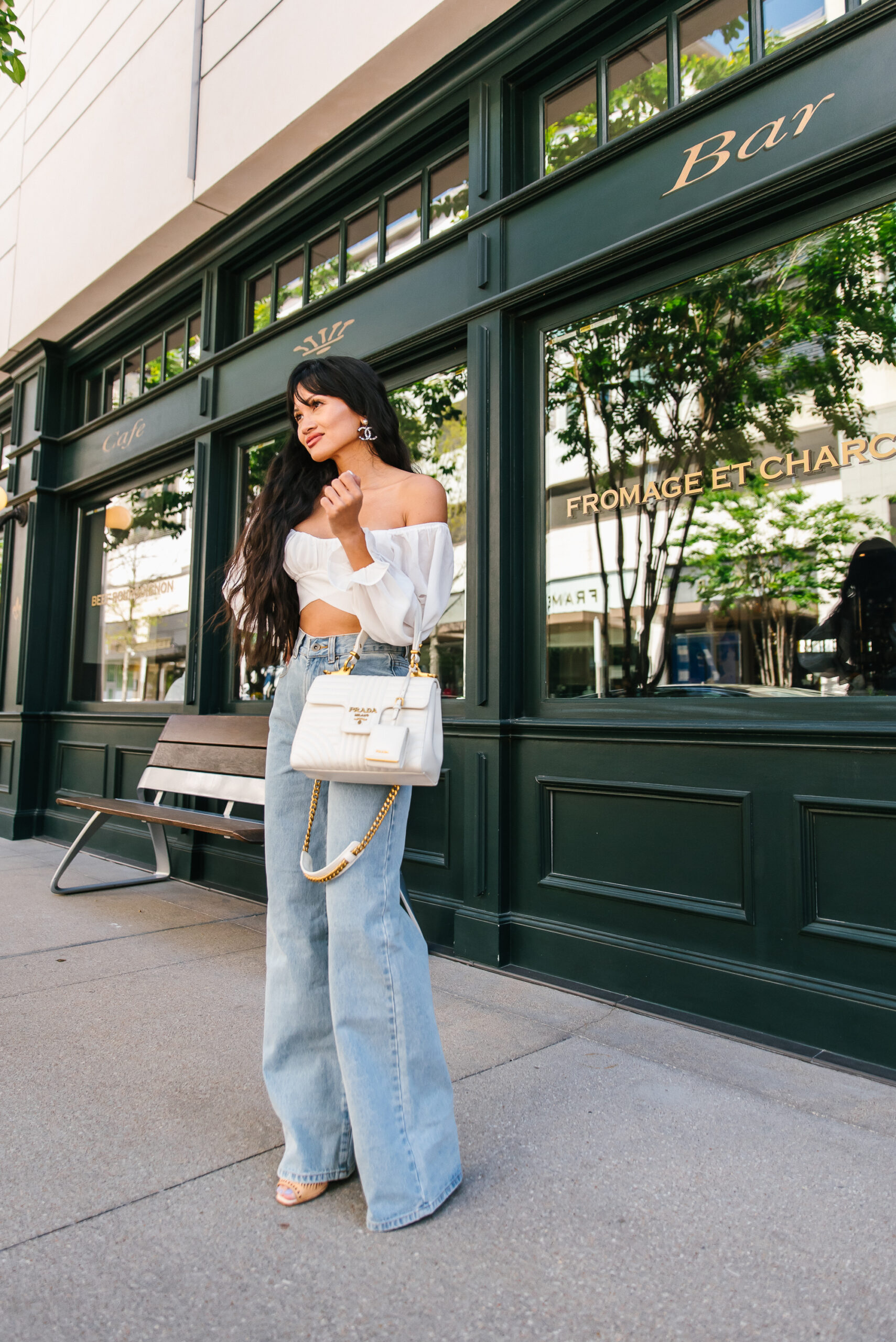 WIDE LEG PANTS, WIDE LEG JEANS, WHITE PRADA BAG 