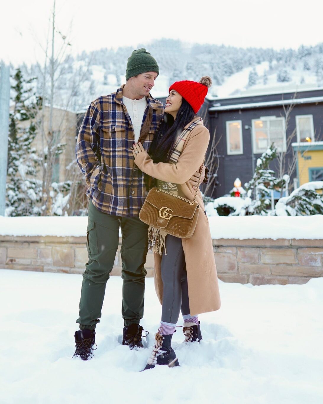 CAMEL COAT, RED BEANIE, VELVET GUCCI BAG, WINTER OUTFIT, COUPLES PHOTO SHOOT, PARK CITY, UTAH