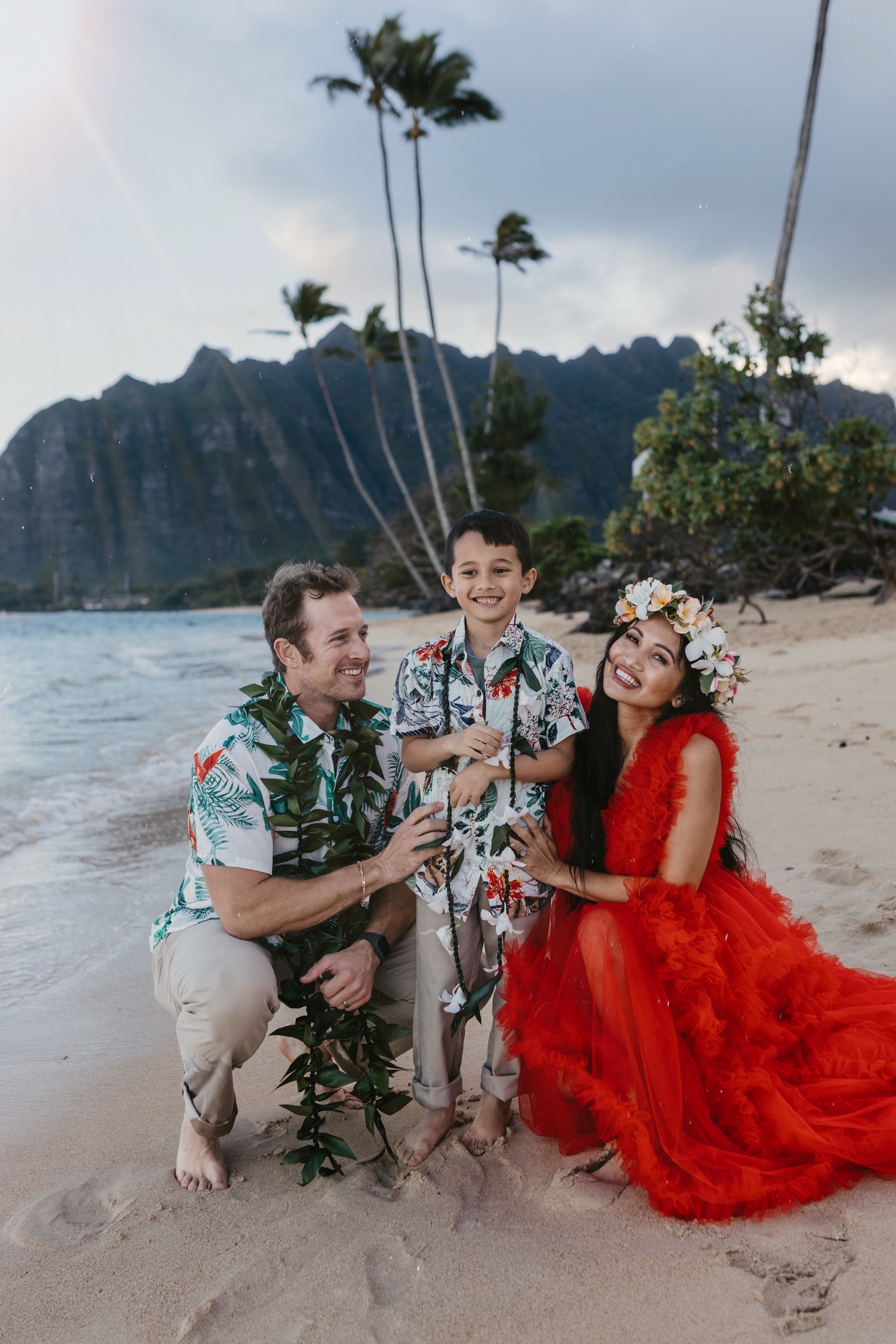 Hawaii family beach photoshoot, Oahu, family photography, travel photography 