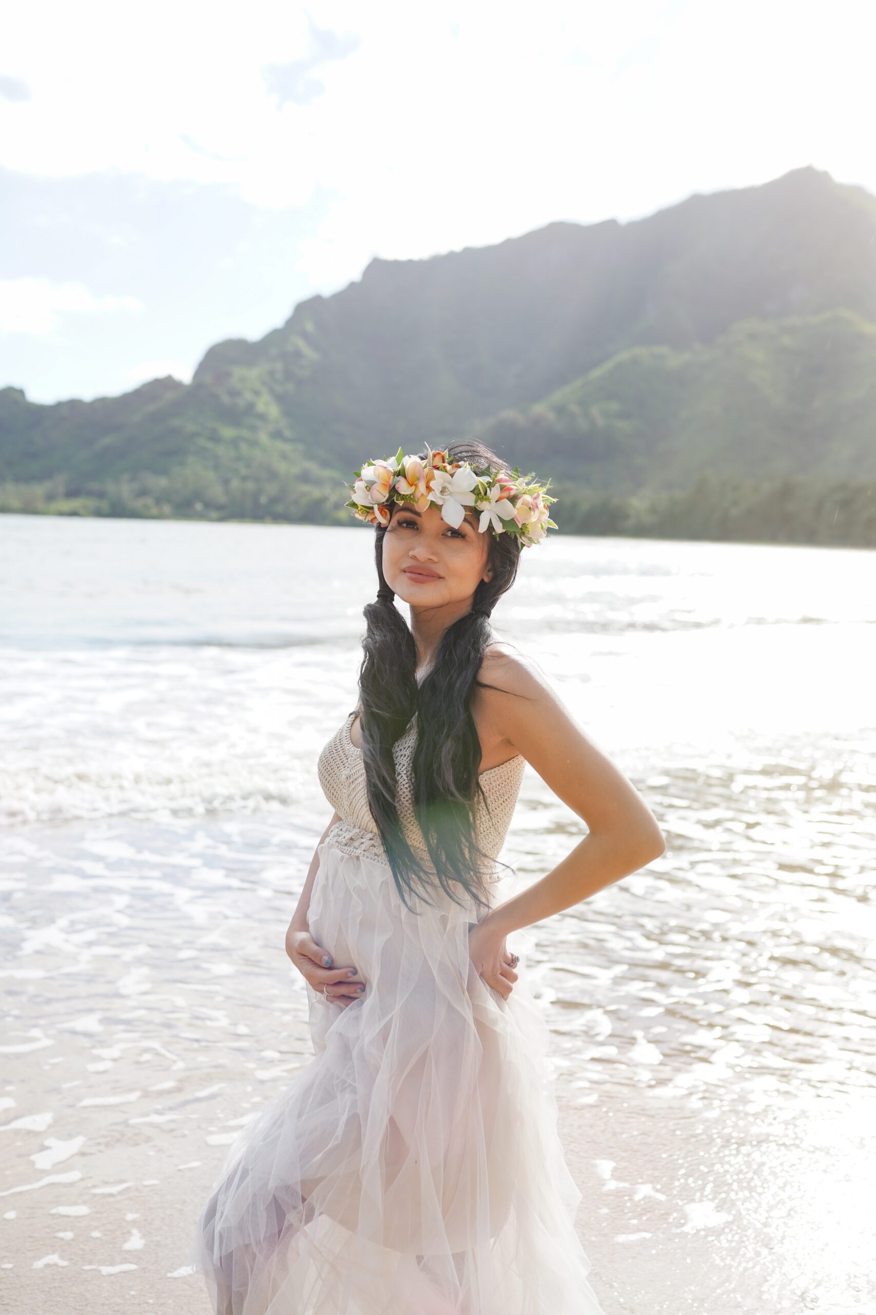Kahana Bay Beach, Hawaii, maternity style, beach maternity photos