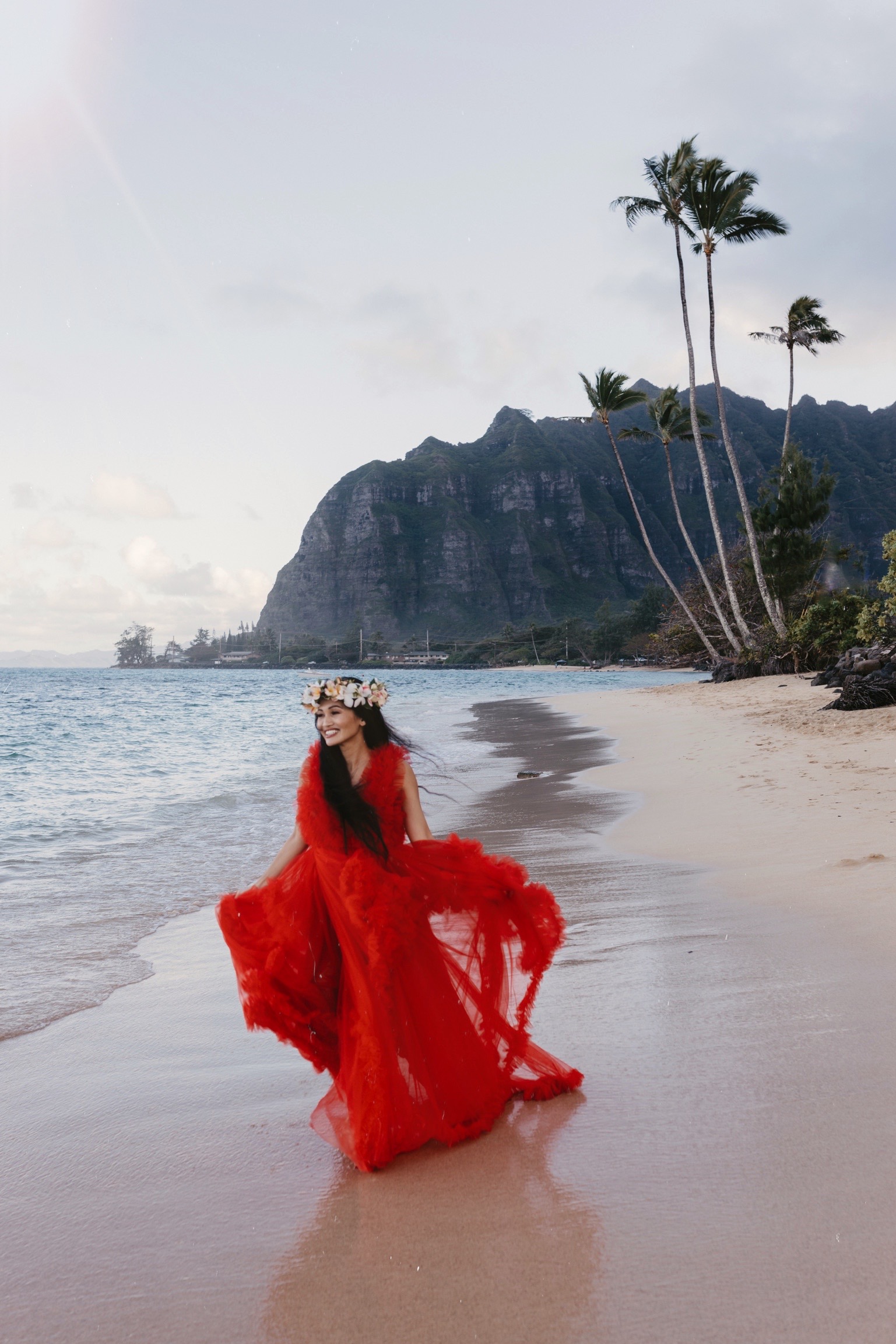 hawaii photoshoot, Instagrammable spots, hawaii beaches, red dress 