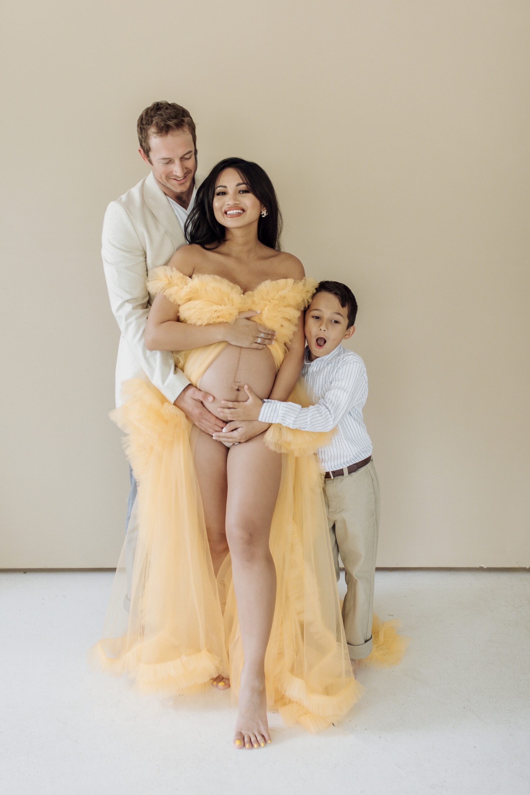 family maternity shoot, maternity photoshoot 