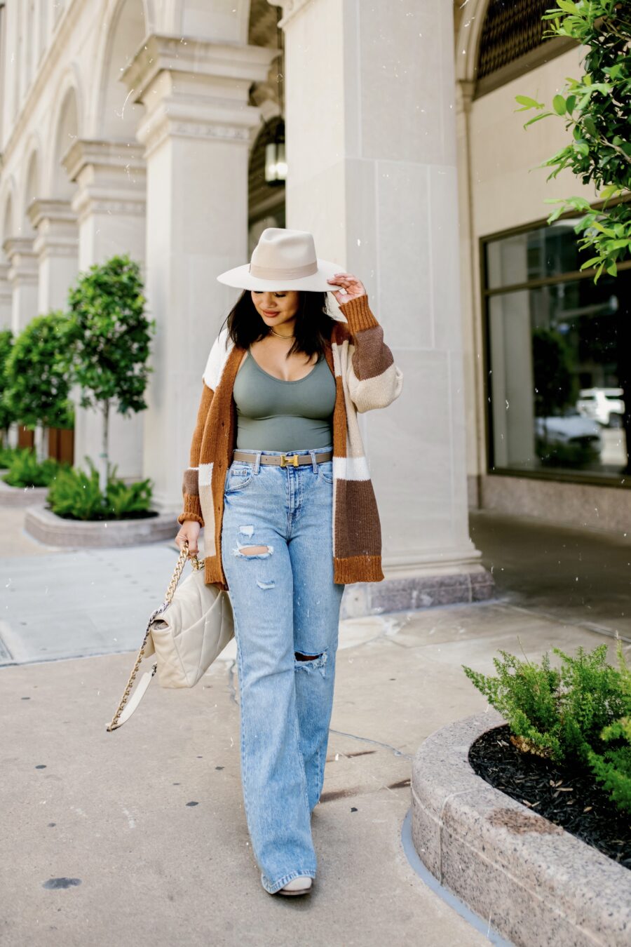 4 Ways To Style Flare Jeans For Fall - Dawn P. Darnell