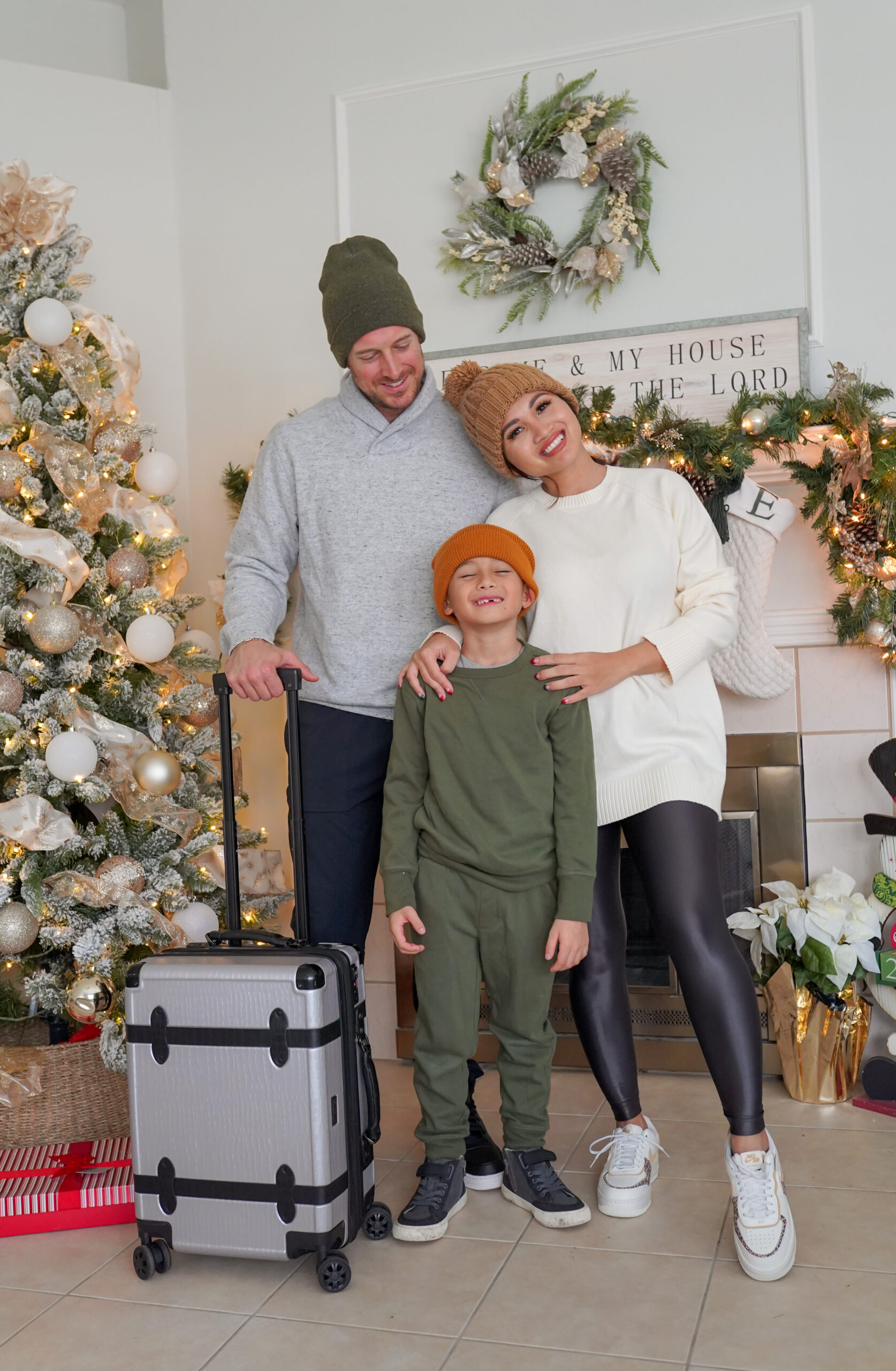 Family Travel Outfits. Walmart fashion, family style, family outfits, travel #ootd