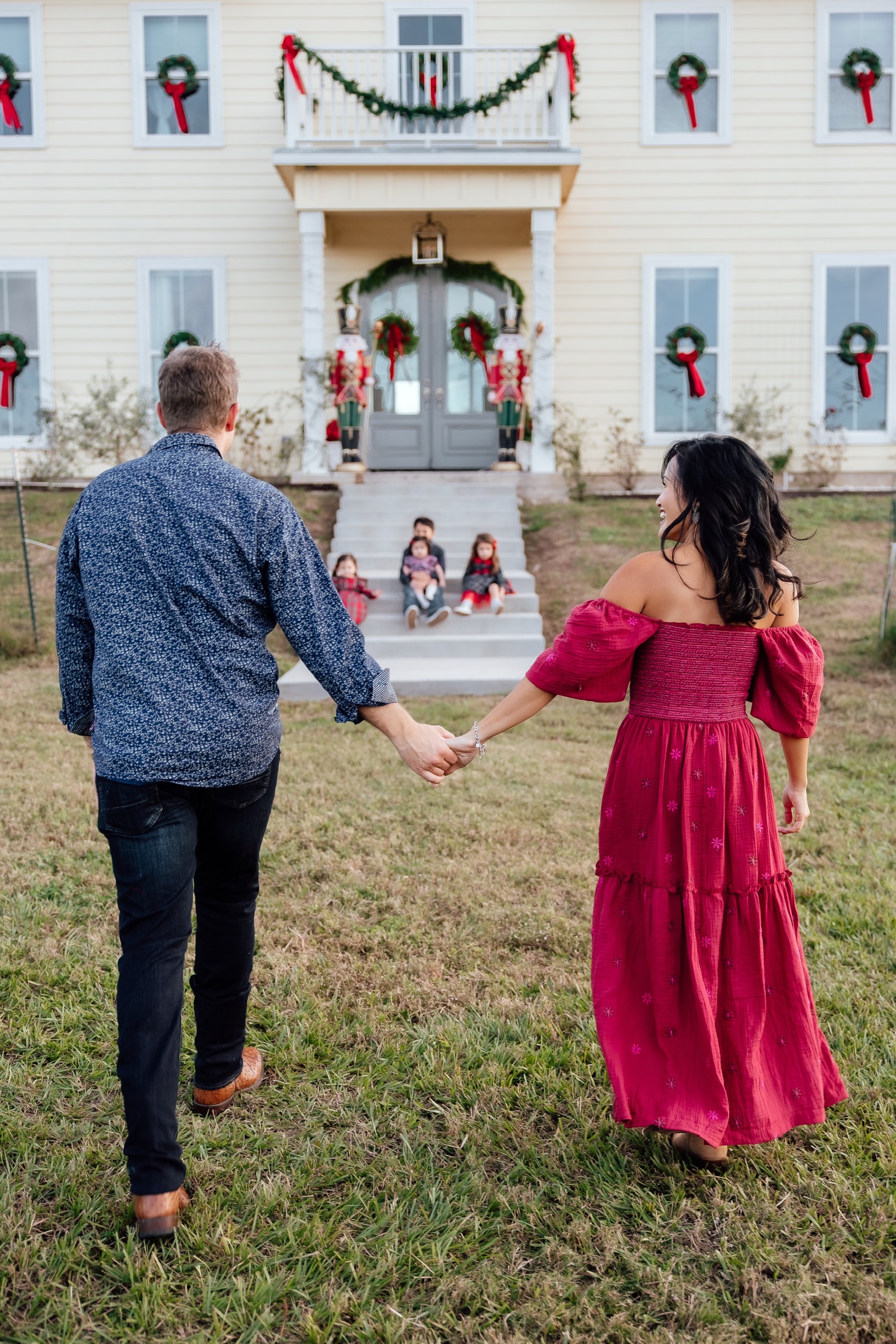 family outdoor photoshoot, Christmas photos, red dress, Christmas family outfits