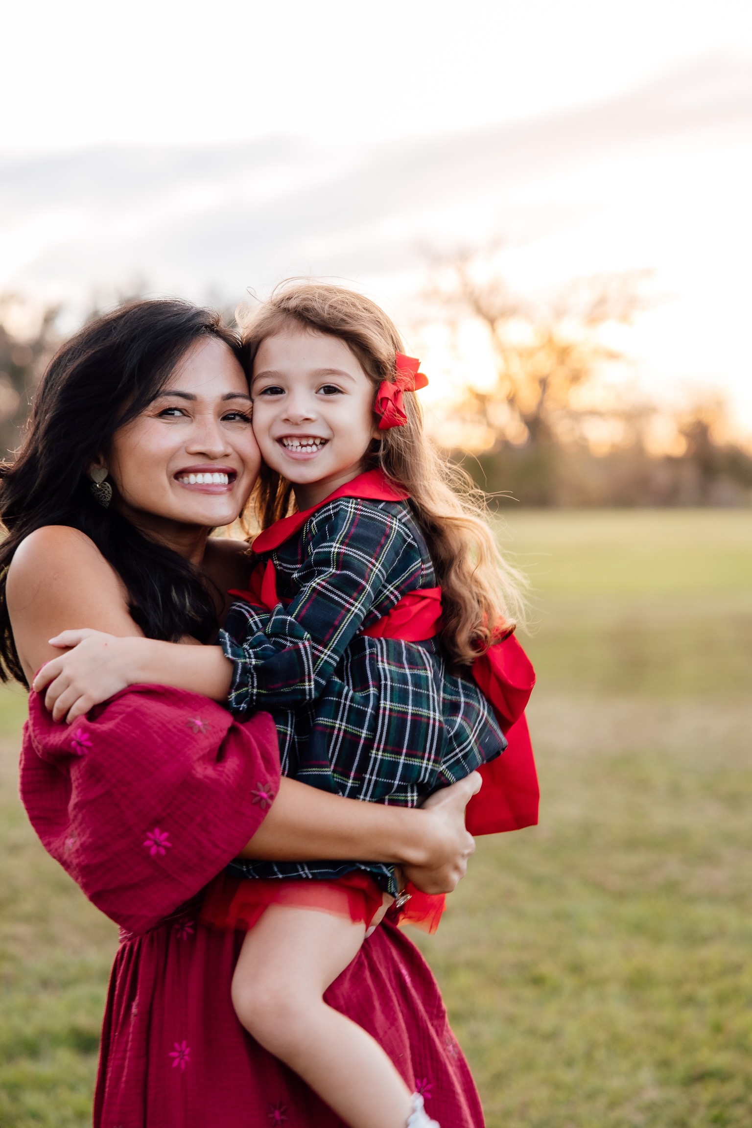 family outdoor photoshoot, Christmas photos, red dress, Christmas family outfits