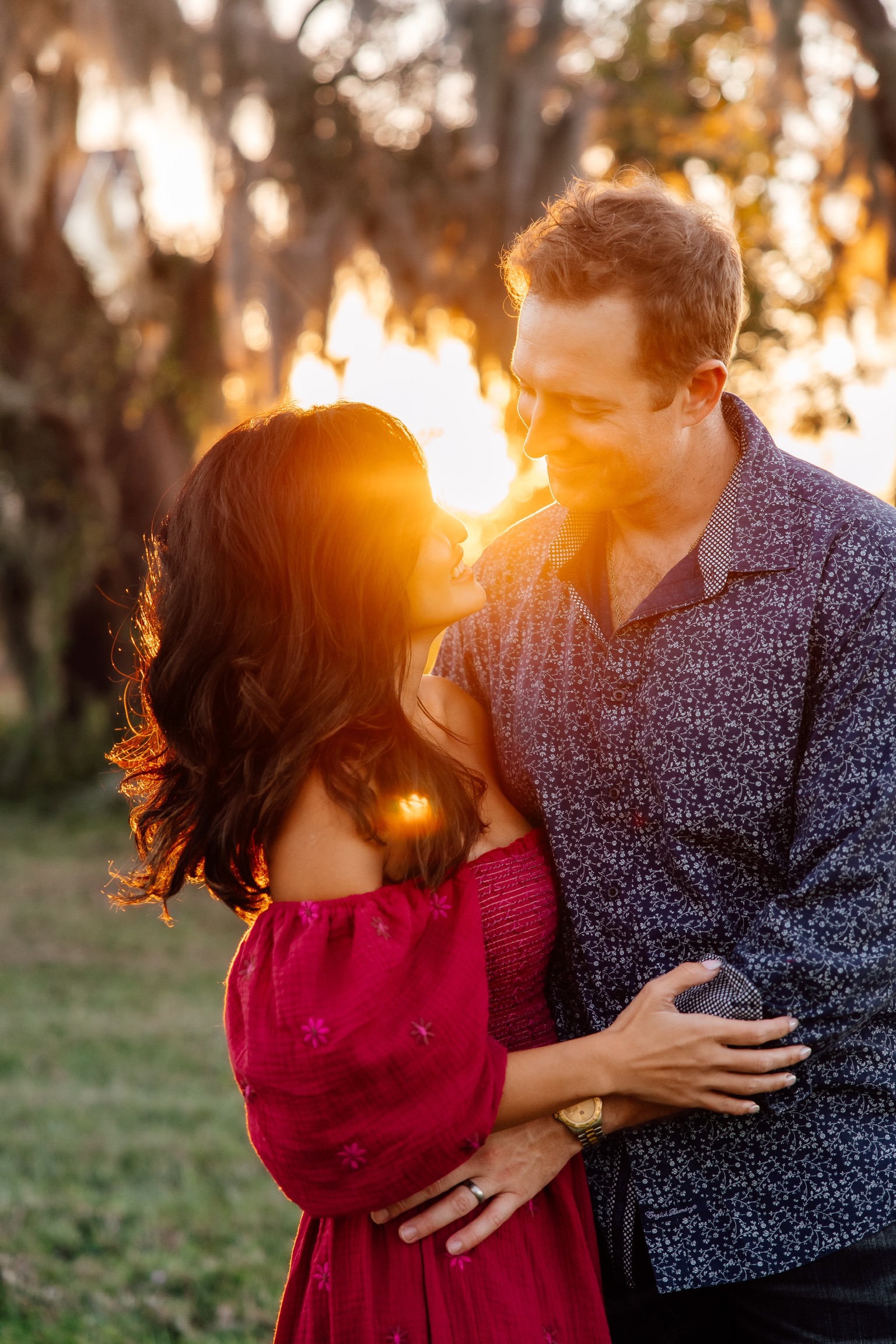 family outdoor photoshoot, Christmas photos, red dress, Couple's poses